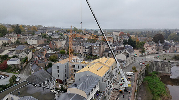 S.L.M.T : Location et montage de grues de chantier en Bretagne : 22 et 29