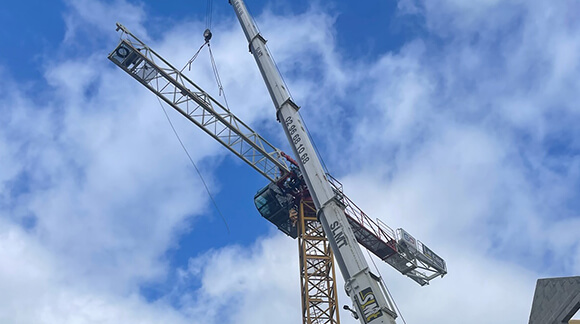 S.L.M.T : Location et montage de grues de chantier en Bretagne : 22 et 29